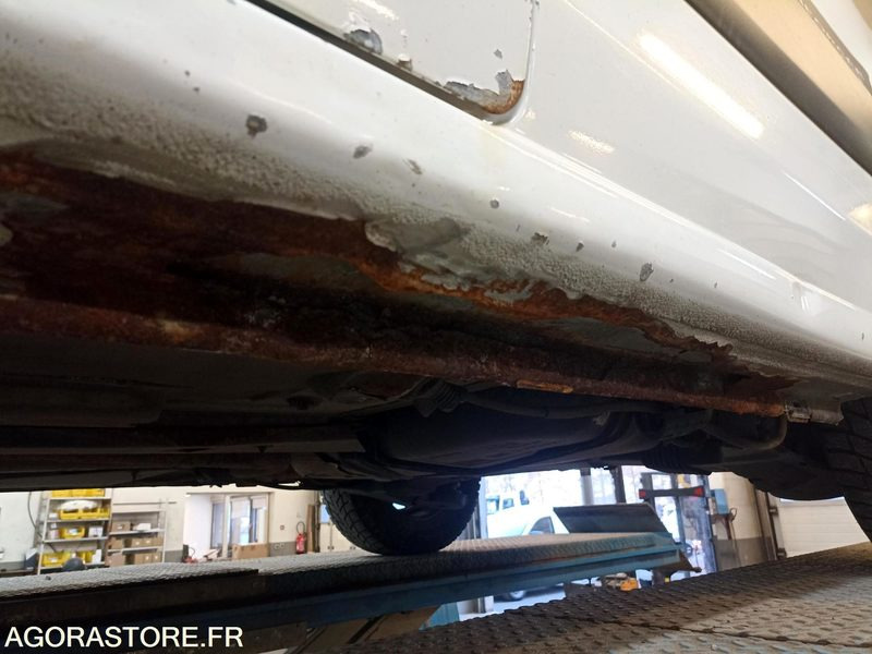 Peugeot Partner (pour pièces) - Mali kombi: slika 4 Peugeot Partner (pour pièces) - Mali kombi: slika 4