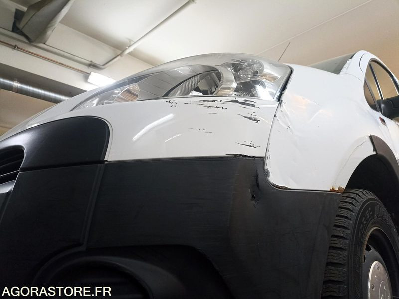 Peugeot Partner (pour pièces) - Mali kombi: slika 1 Peugeot Partner (pour pièces) - Mali kombi: slika 1