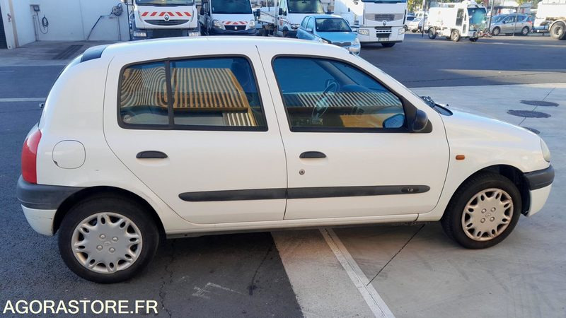 RENAULT CLIO 1.2 ESSENCE RTE - Automobil: slika 2 RENAULT CLIO 1.2 ESSENCE RTE - Automobil: slika 2