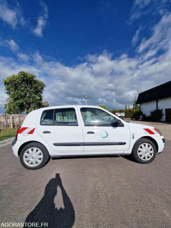 RENAULT CLIO 2 - LOT N°1 - Automobil: slika 5 RENAULT CLIO 2 - LOT N°1 - Automobil: slika 5