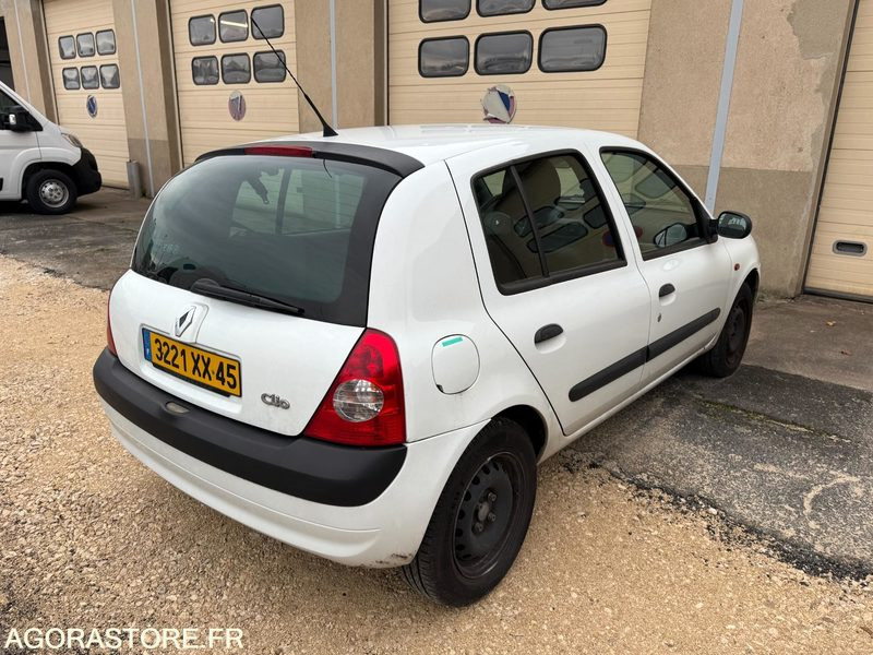 RENAULT CLIO - 2002 - 160000 KM - Automobil: slika 3 RENAULT CLIO - 2002 - 160000 KM - Automobil: slika 3
