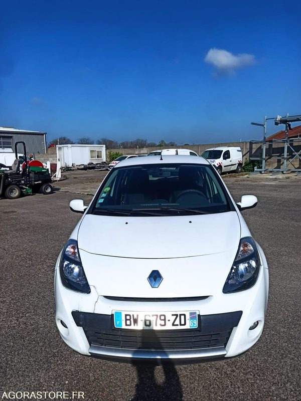 RENAULT CLIO 3 5 PORTES 5 PLACES 1.5 DCI 88CH 2011 58682KM - Automobil: slika 2 RENAULT CLIO 3 5 PORTES 5 PLACES 1.5 DCI 88CH 2011 58682KM - Automobil: slika 2