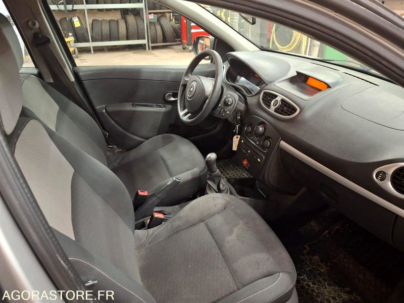 RENAULT CLIO 3 ESSENCE - Automobil: slika 5 RENAULT CLIO 3 ESSENCE - Automobil: slika 5