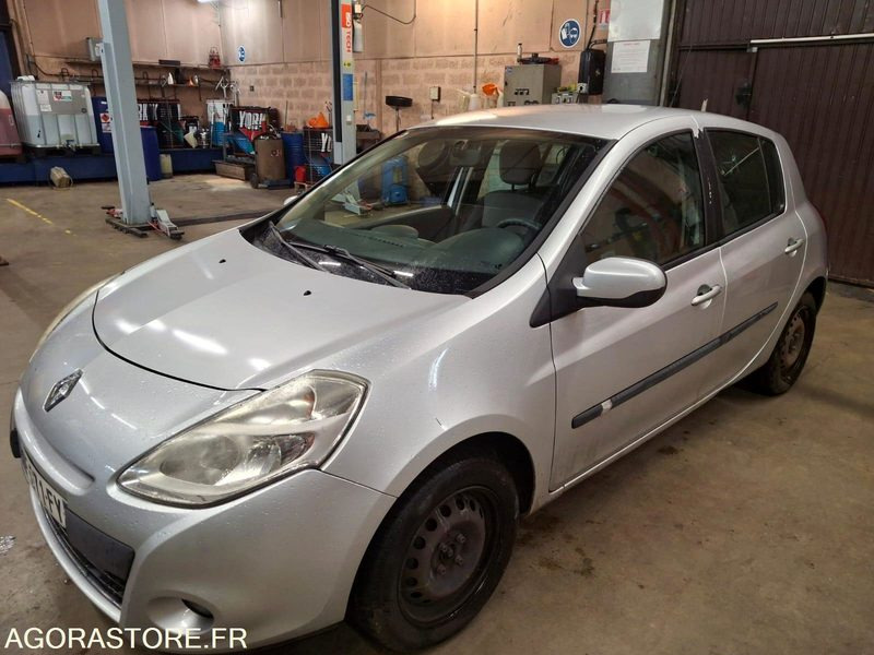 RENAULT CLIO 3 ESSENCE - Automobil: slika 1 RENAULT CLIO 3 ESSENCE - Automobil: slika 1