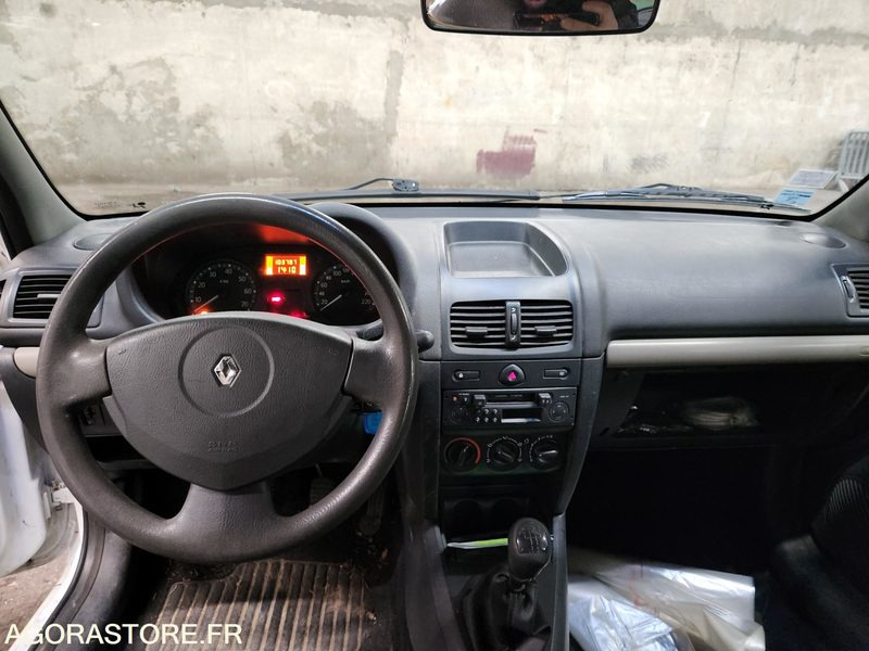 RENAULT CLIO - Automobil: slika 3 RENAULT CLIO - Automobil: slika 3