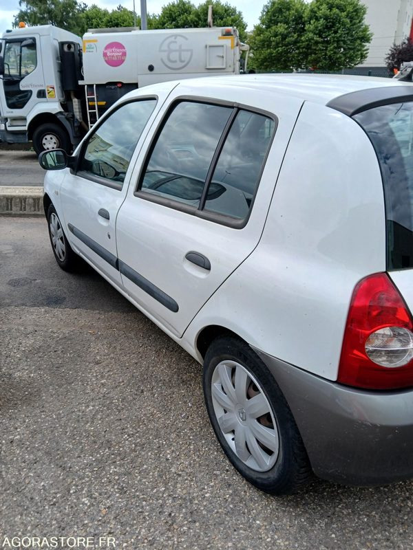 RENAULT CLIO GPL - 2007 - 95850 KMS - Automobil: slika 4 RENAULT CLIO GPL - 2007 - 95850 KMS - Automobil: slika 4