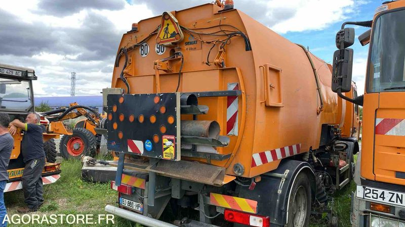 RENAULT DXI 310 - Autočistilica: slika 2 RENAULT DXI 310 - Autočistilica: slika 2