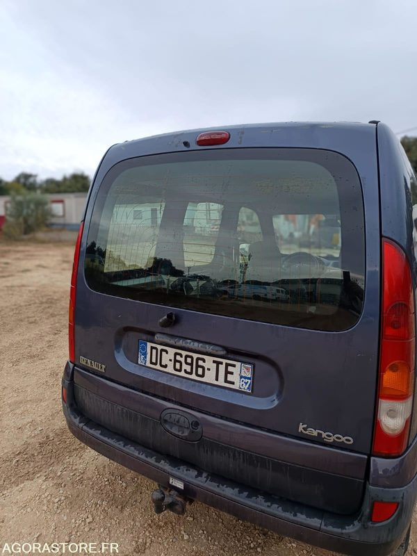 RENAULT KANGOO 1.5 DCI - 2003 - 227000KMS - Automobil: slika 4 RENAULT KANGOO 1.5 DCI - 2003 - 227000KMS - Automobil: slika 4