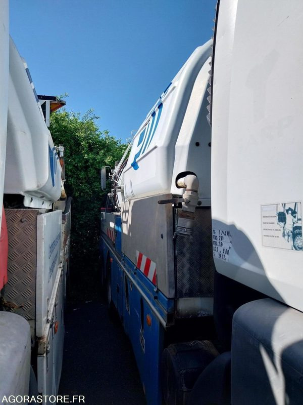 RENAULT Kerax Hydrocureur HUWER 2003 (388535Km) ROULANT EXPORT UNIQUEMENT - Vakuumska cisterna: slika 2 RENAULT Kerax Hydrocureur HUWER 2003 (388535Km) ROULANT EXPORT UNIQUEMENT - Vakuumska cisterna: slika 2