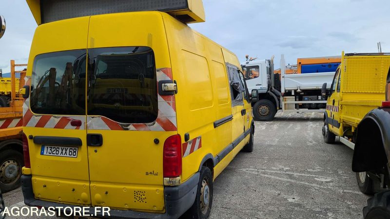 RENAULT MASTER - 2002 - 374300 KM - Furgon: slika 4 RENAULT MASTER - 2002 - 374300 KM - Furgon: slika 4
