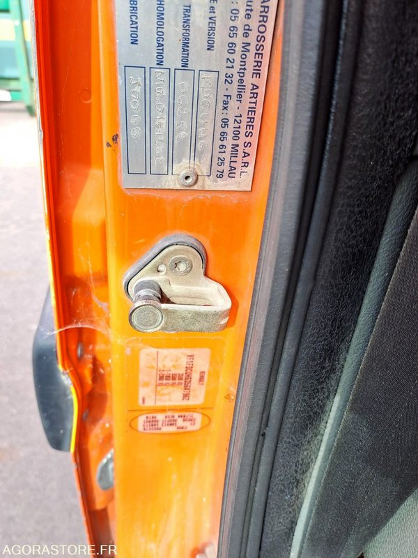 RENAULT MASTER - 2006 - 286716 KM - P1505347 - Furgon: slika 5 RENAULT MASTER - 2006 - 286716 KM - P1505347 - Furgon: slika 5