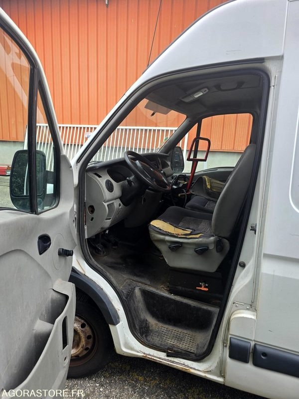RENAULT MASTER - Furgon: slika 2 RENAULT MASTER - Furgon: slika 2