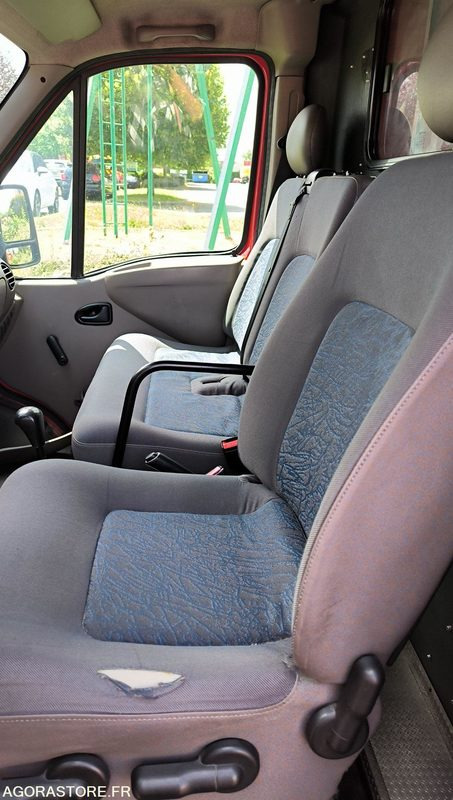 RENAULT MASTER II 2,5D - 2000 - 48197kms - Furgon: slika 5 RENAULT MASTER II 2,5D - 2000 - 48197kms - Furgon: slika 5