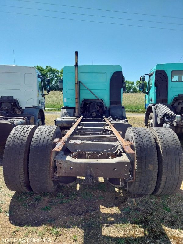 RENAULT PREMIUM 320-19 / 2005 / 445 375 km - Kamion sa golom šasijom i zatvorenom kabinom: slika 3 RENAULT PREMIUM 320-19 / 2005 / 445 375 km - Kamion sa golom šasijom i zatvorenom kabinom: slika 3