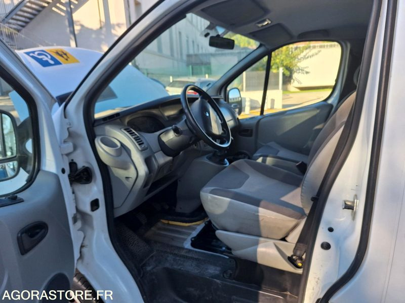 RENAULT TRAFIC - Minibus, Putnički kombi: slika 5 RENAULT TRAFIC - Minibus, Putnički kombi: slika 5