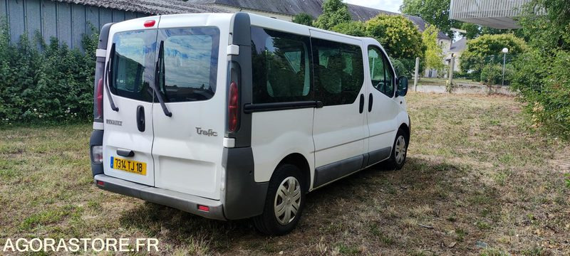 RENAULT TRAFIC II - Minibus, Putnički kombi: slika 2 RENAULT TRAFIC II - Minibus, Putnički kombi: slika 2