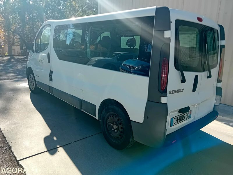 RENAULT TRAFIC VP DCI 100 TPMR - 134000km - 2006 - Furgon: slika 4 RENAULT TRAFIC VP DCI 100 TPMR - 134000km - 2006 - Furgon: slika 4