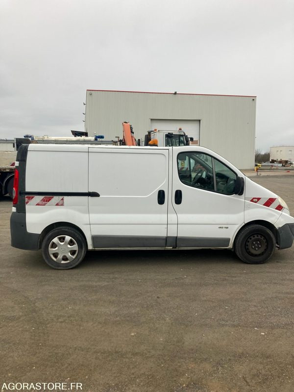 RENAULT TRAFIC diesel - Année 2013 - 376.300km - Furgon: slika 5 RENAULT TRAFIC diesel - Année 2013 - 376.300km - Furgon: slika 5