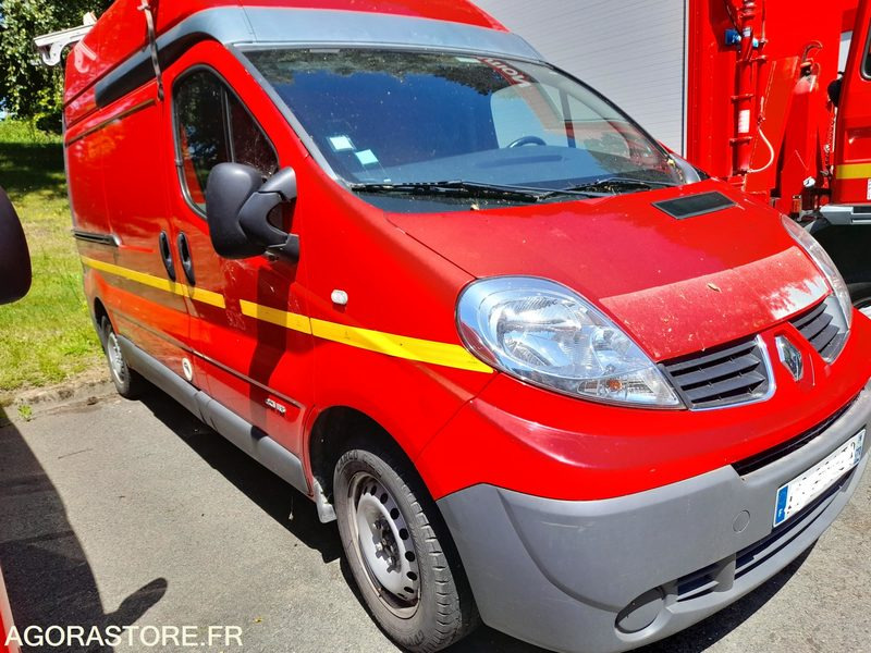 RENAULT Trafic II Fourgon Phase 2 L2H2 1200kg 2.0 dCi 16V 115 cv (MECA 562) - Furgon: slika 1 RENAULT Trafic II Fourgon Phase 2 L2H2 1200kg 2.0 dCi 16V 115 cv (MECA 562) - Furgon: slika 1