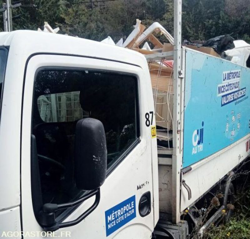 Renault Maxity - Véhicule plateau - Furgon: slika 2 Renault Maxity - Véhicule plateau - Furgon: slika 2