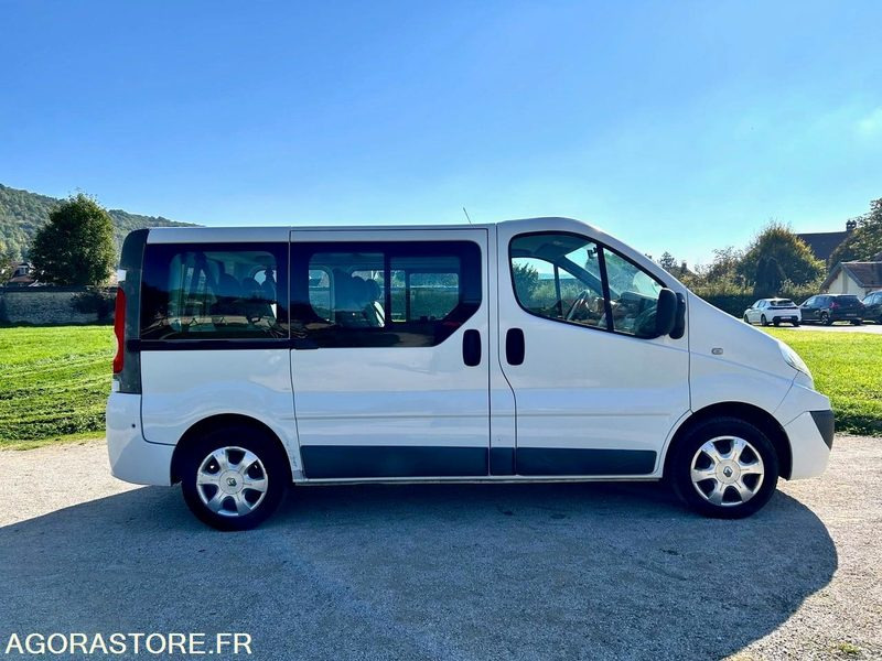Renault Trafic 2 - 2010 - 141000 kms - Minibus, Putnički kombi: slika 5 Renault Trafic 2 - 2010 - 141000 kms - Minibus, Putnički kombi: slika 5