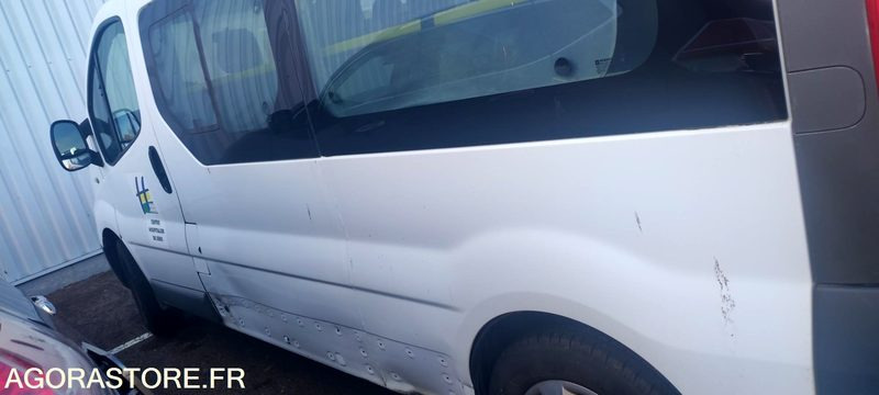 Renault Trafic 2 combi phrase . 2.0 dci 16v minibus long 90 cv - Minibus, Putnički kombi: slika 2 Renault Trafic 2 combi phrase . 2.0 dci 16v minibus long 90 cv - Minibus, Putnički kombi: slika 2