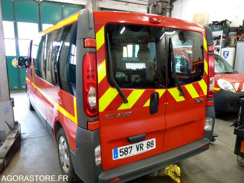 Renault Trafic 9 Places - Mali kombi: slika 3 Renault Trafic 9 Places - Mali kombi: slika 3