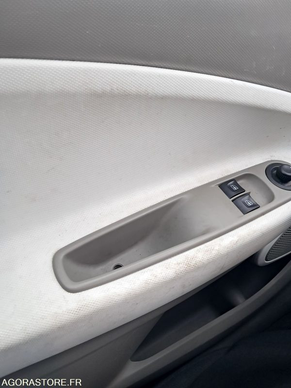 Renault ZOE EM-365-YT - Automobil: slika 5 Renault ZOE EM-365-YT - Automobil: slika 5