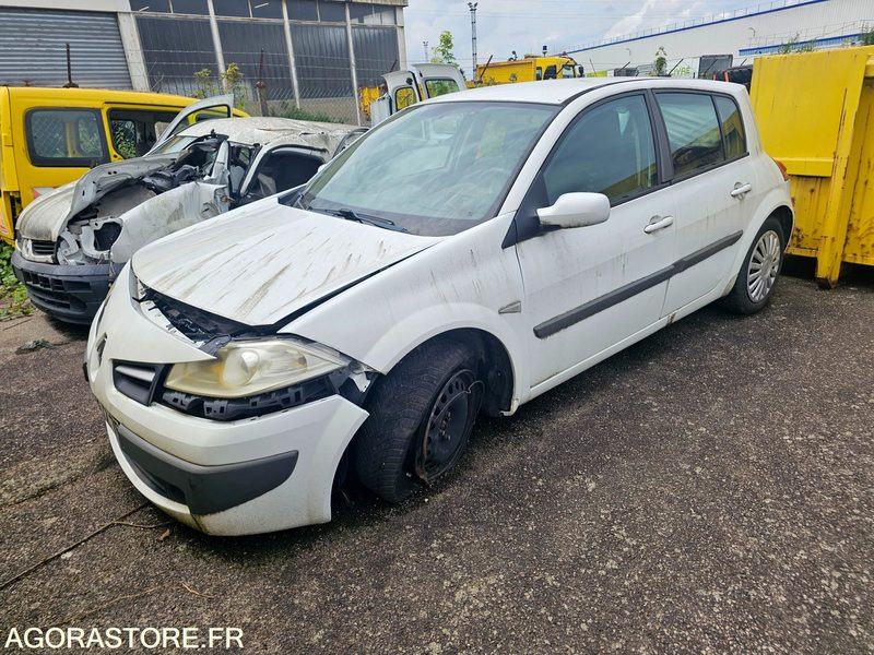 Renault megane - 2008 - 250000km - 3939ZZ76 - Automobil: slika 1 Renault megane - 2008 - 250000km - 3939ZZ76 - Automobil: slika 1