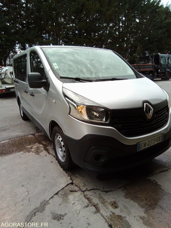 Renault trafic 1.6dci 95 CV 9 places 309336 kms - Minibus, Putnički kombi: slika 4 Renault trafic 1.6dci 95 CV 9 places 309336 kms - Minibus, Putnički kombi: slika 4