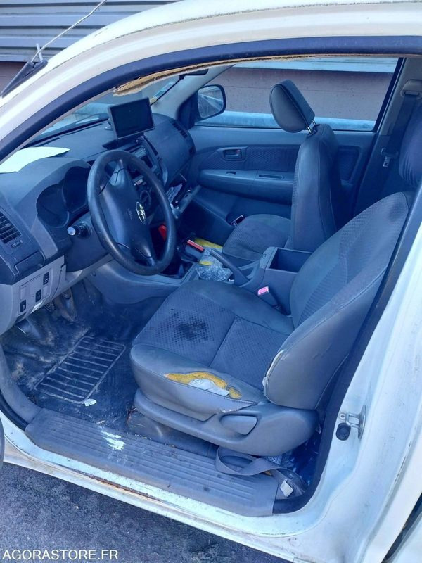 TOYOTA Hilux 4x2 Groupe HP 2007 (448000Km) VENTE EXPORT UNIQUEMENT NON ROULANT - Pikap: slika 5 TOYOTA Hilux 4x2 Groupe HP 2007 (448000Km) VENTE EXPORT UNIQUEMENT NON ROULANT - Pikap: slika 5