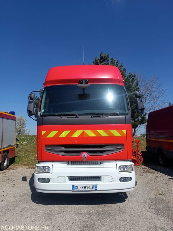 Véhicule Tracteur Renault - Tegljač: slika 2 Véhicule Tracteur Renault - Tegljač: slika 2