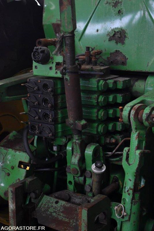 Tracteur Agricole/Forrestier John Deere 8200 - Traktor: slika 2 Tracteur Agricole/Forrestier John Deere 8200 - Traktor: slika 2
