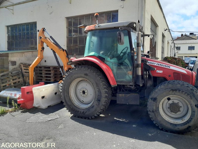 Tracteur Massey Ferguson + broyeur Noremat - Traktor: slika 1 Tracteur Massey Ferguson + broyeur Noremat - Traktor: slika 1