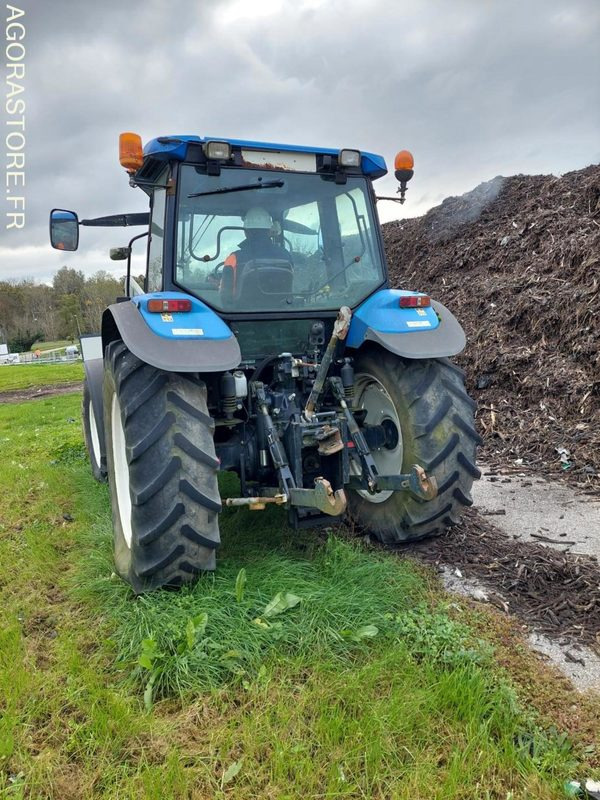 Tracteur New Holland avec chargeuse Mailleux - Traktor: slika 2 Tracteur New Holland avec chargeuse Mailleux - Traktor: slika 2