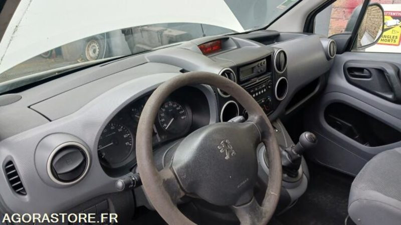 Mali kombi VEHICULE FRIGORIFIQUE PEUGEOT PARTNER AB519FR: slika 9
