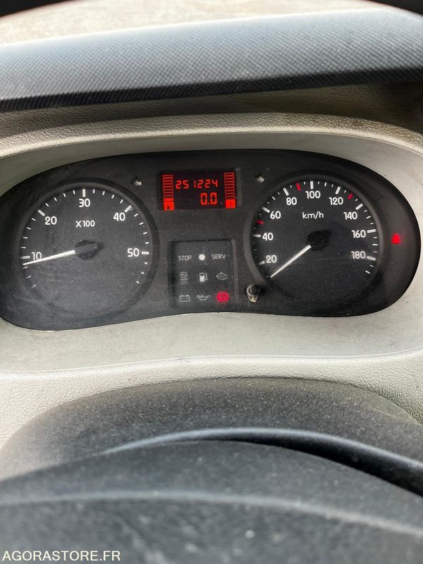 Renault master 2.5 dci 2004 251000km - Furgon: slika 3 Renault master 2.5 dci 2004 251000km - Furgon: slika 3