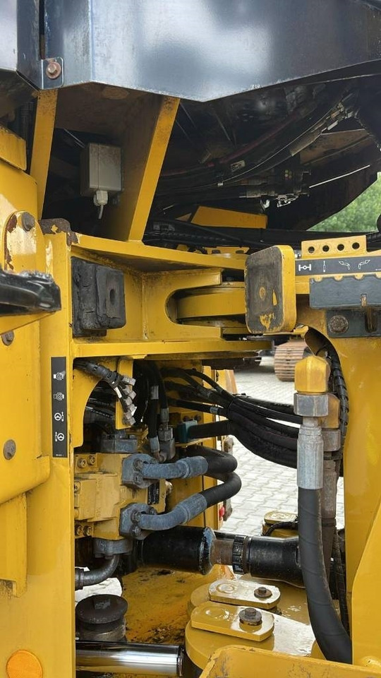 CAT 938M - Utovarivač točkaš: slika 4 CAT 938M - Utovarivač točkaš: slika 4