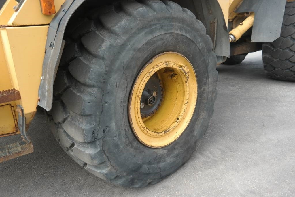 Zglobni kiper Komatsu HM300-1: slika 8