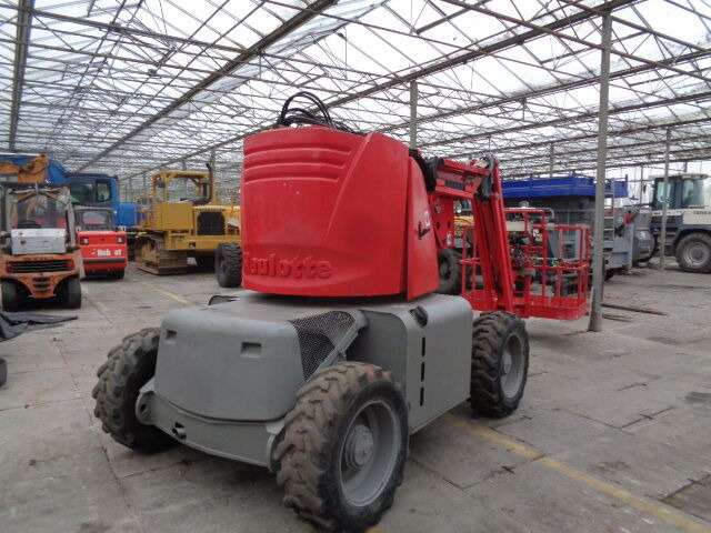 Zglobna platforma Haulotte HA120: slika 6