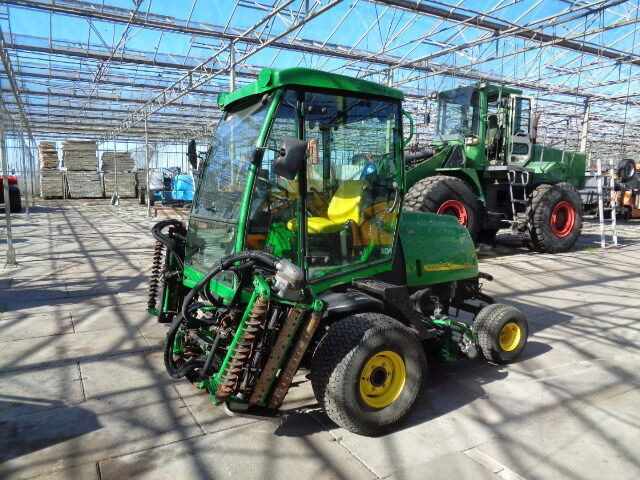 John Deere 3235C - Baštenska kosačica: slika 1 John Deere 3235C - Baštenska kosačica: slika 1