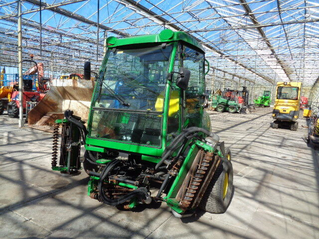 John Deere 3235C - Baštenska kosačica: slika 2 John Deere 3235C - Baštenska kosačica: slika 2
