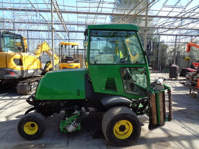 John Deere 3235C - Baštenska kosačica: slika 4 John Deere 3235C - Baštenska kosačica: slika 4