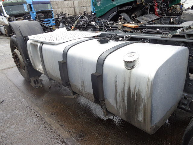 DAF with brackets - Rezervoar za gorivo za Kamion: slika 3 DAF with brackets - Rezervoar za gorivo za Kamion: slika 3