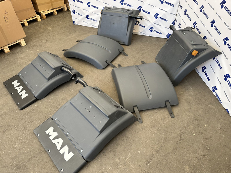 MAN NEW OEM rear mudguards set, fenders - Karoserija i eksterijer za Kamion: slika 2 MAN NEW OEM rear mudguards set, fenders - Karoserija i eksterijer za Kamion: slika 2