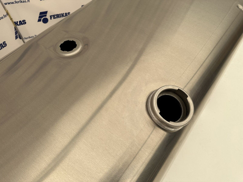 MAN New aluminum fuel tank 600L - Rezervoar za gorivo za Kamion: slika 4 MAN New aluminum fuel tank 600L - Rezervoar za gorivo za Kamion: slika 4