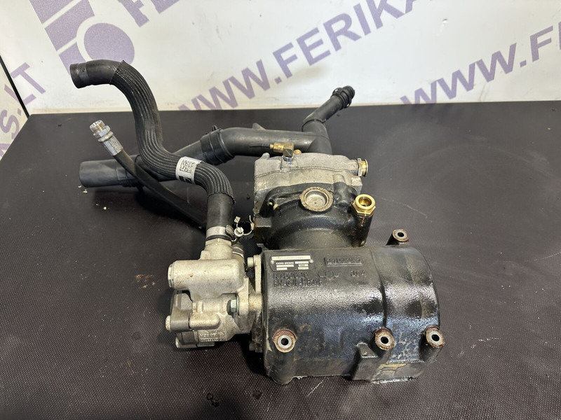 MAN air compressor with hydraulic steering pump - Upravljačka pumpa za Kamion: slika 2 MAN air compressor with hydraulic steering pump - Upravljačka pumpa za Kamion: slika 2