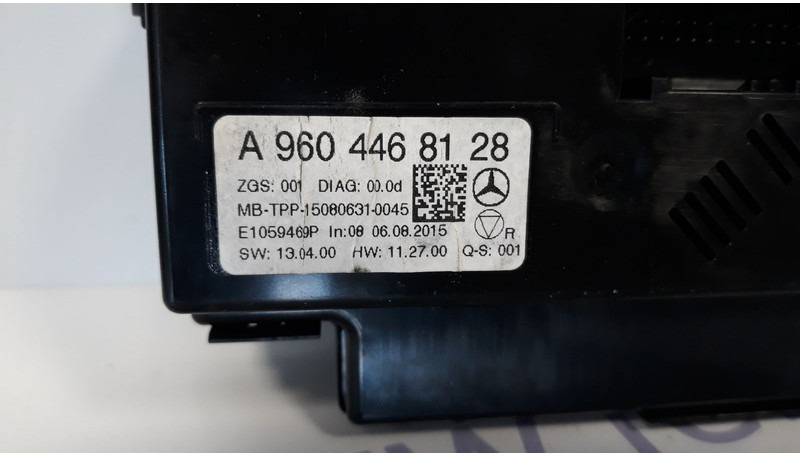 Mercedes-Benz AC Air conditioning control unit - Komandna tabla za Kamion: slika 3 Mercedes-Benz AC Air conditioning control unit - Komandna tabla za Kamion: slika 3