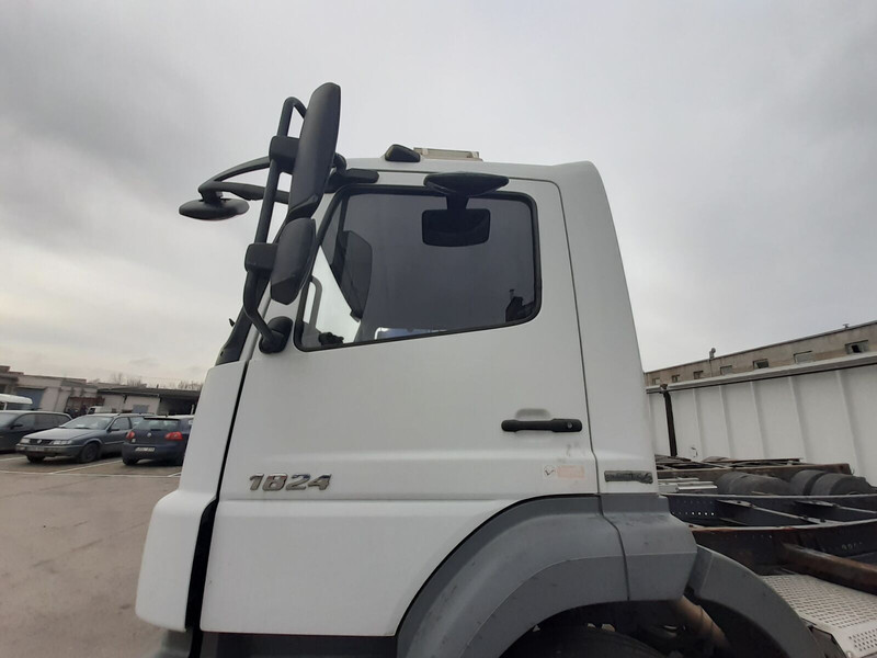 Mercedes-Benz - Vrata i delovi za Kamion: slika 1 Mercedes-Benz - Vrata i delovi za Kamion: slika 1