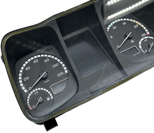 Mercedes-Benz instrument cluster Actros MP4 - Komandna tabla za Kamion: slika 3 Mercedes-Benz instrument cluster Actros MP4 - Komandna tabla za Kamion: slika 3